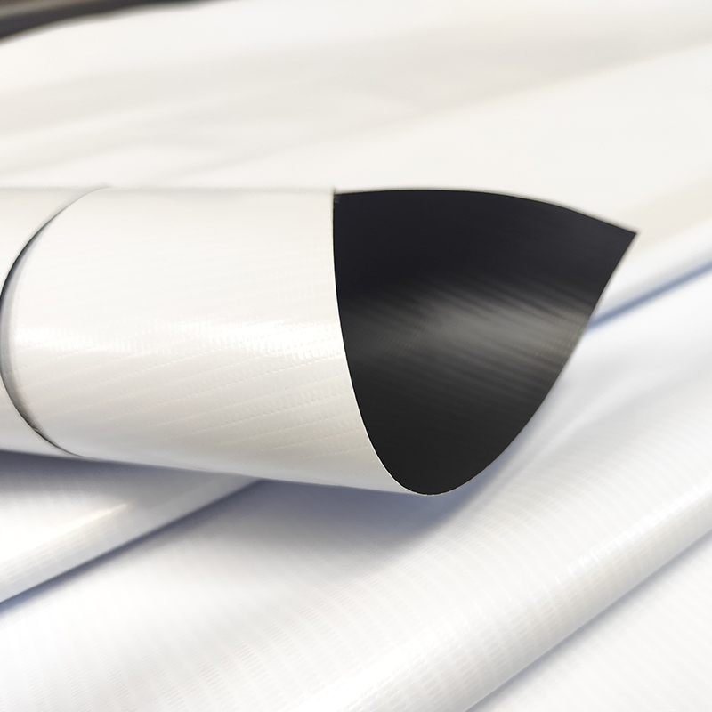 Czarny elastyczny baner blokujący światło o długości 50m/80m